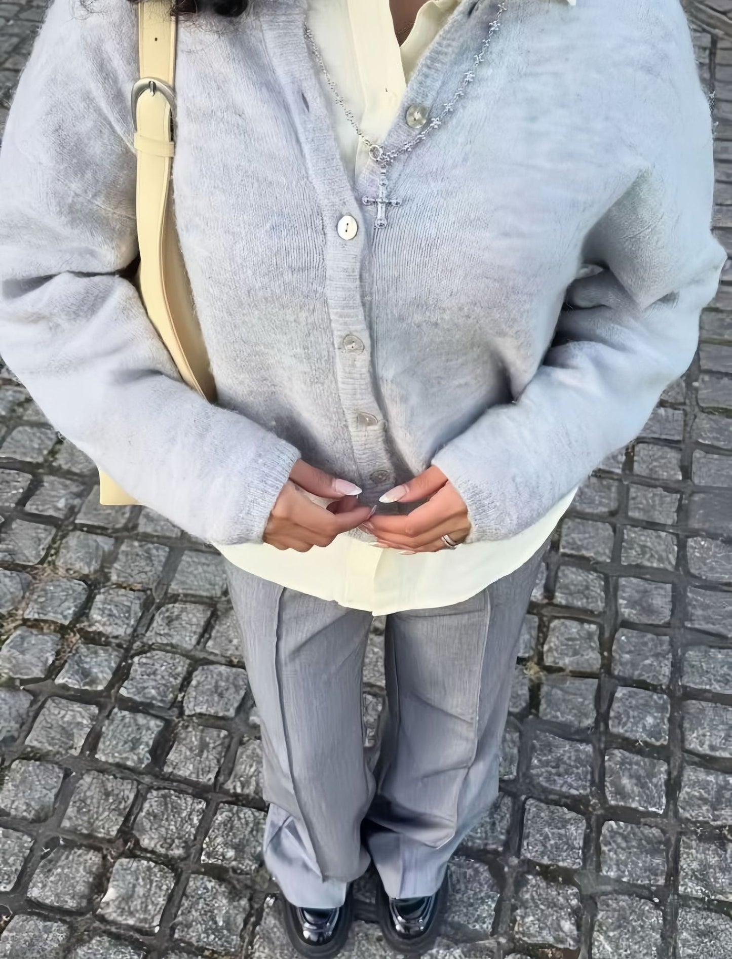 Cardigan doux en velours à boutons nacrés