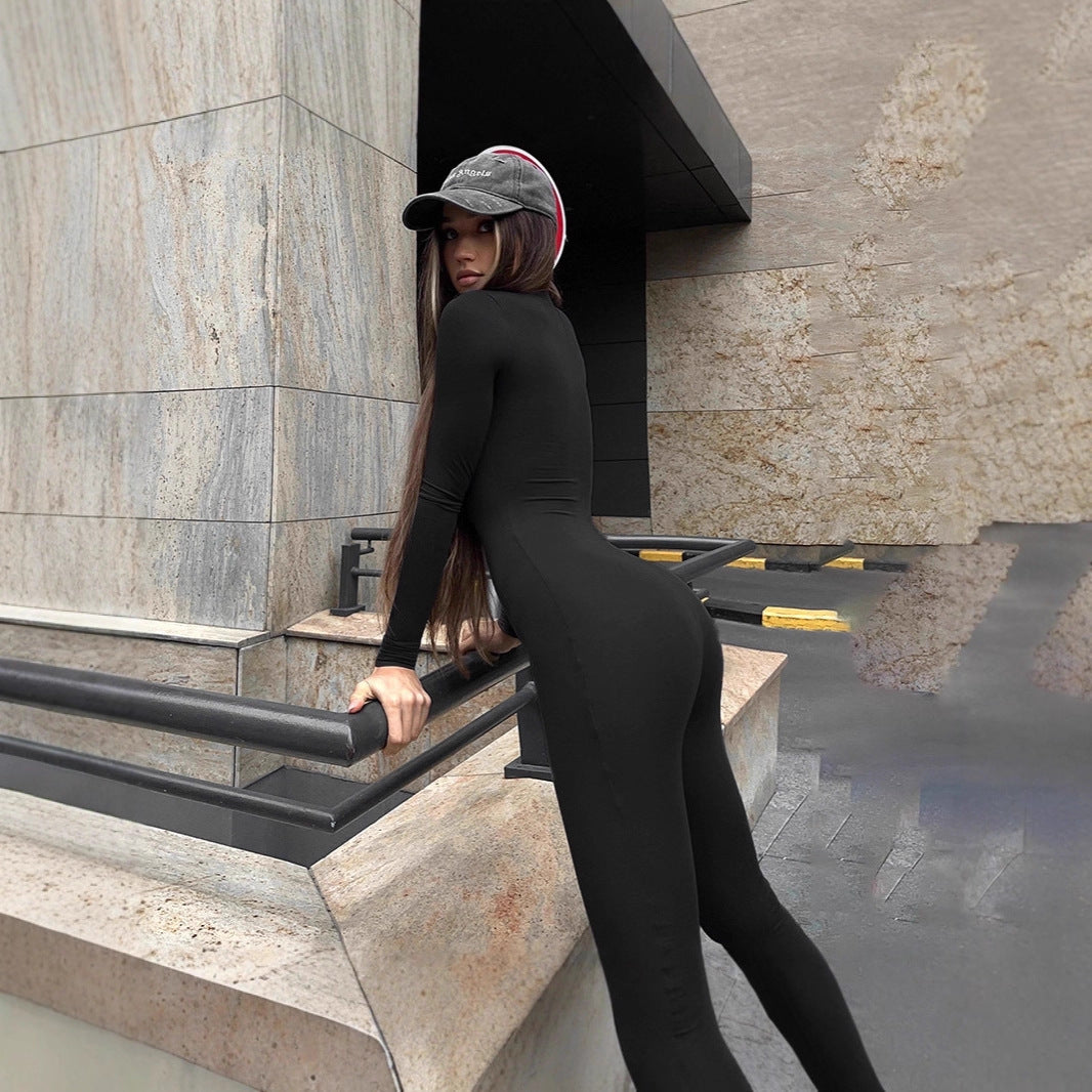 Combinaison Noir Col V – Style Minimaliste