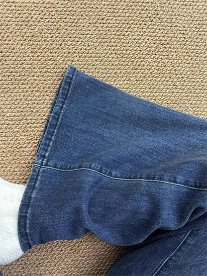 Jean Femme Rétro – Coupe Légèrement Évasée