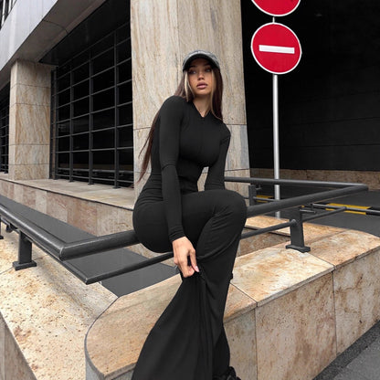 Combinaison Noir Col V – Style Minimaliste