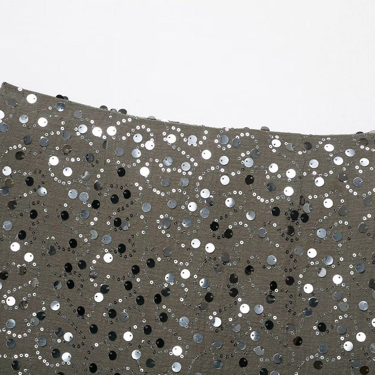 Mini-jupe Femme – Perles et Élégance