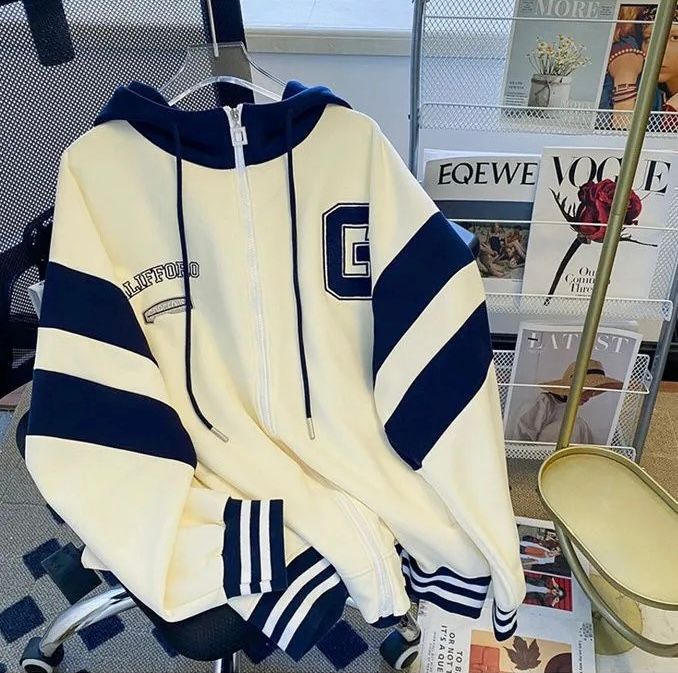 Hoodie Brodé Élégant